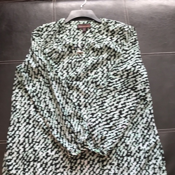 Blouse - Picture 2 of 6